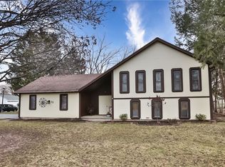 12 Sand Pebble Ln, Hilton, NY 14468