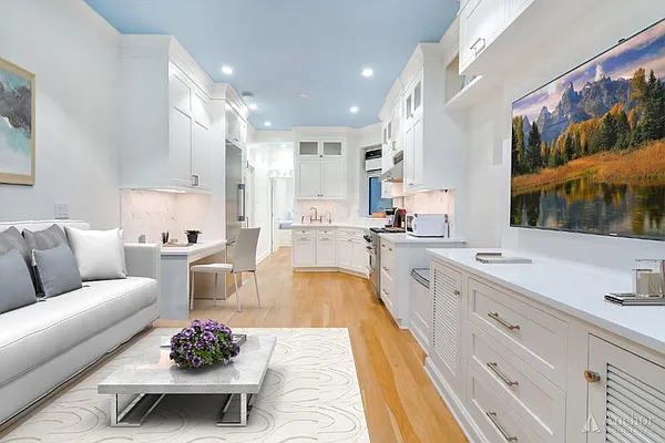 Rented by Anchor Associates | media 7