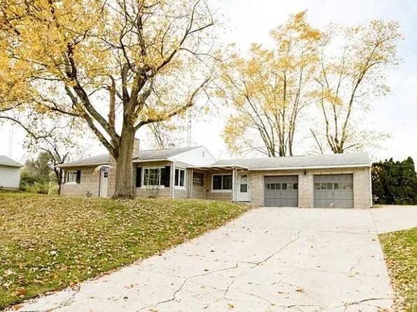 1513 Ridgeway Dr, Springfield, OH 45506