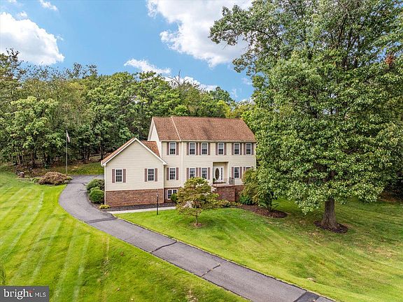2nd image of 155 Bunchberry Ridge Ct