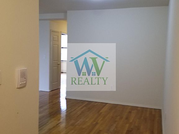 4th image of 1315 Sheridan Ave