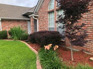 6001 Sandalwood Dr, Bossier City, LA 71111