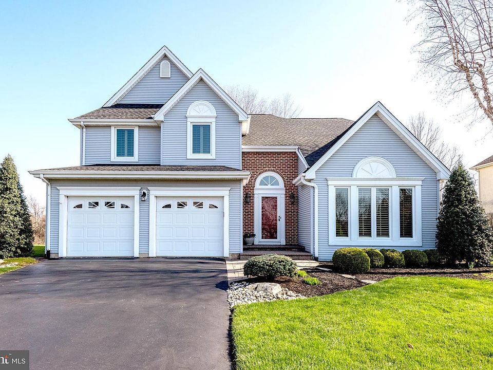 1st image of 14 Hillhaven Ct
