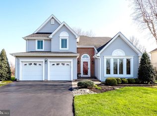 14 Hillhaven Ct, Newtown, PA 18940