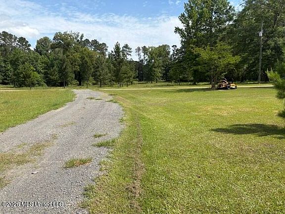 4th image of 952 N Mississippi #43