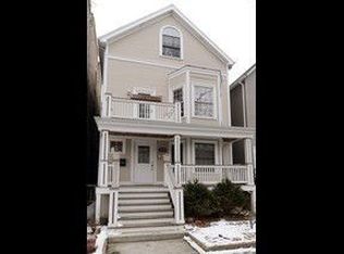 3739 N Janssen Ave, Chicago, IL 60613