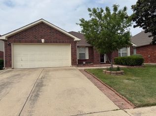 2412 Ranchview Dr, Grand Prairie, TX 75052