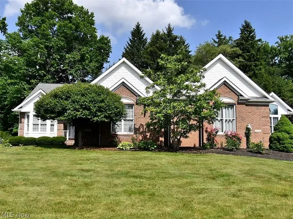 220 Blue Winged Dr SE #4, Warren, OH 44484