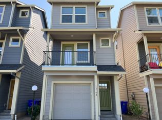 13198 NE Glisan St, Portland, OR 97230