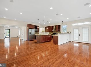 9224 Kristin Ln, Fairfax, VA 22032