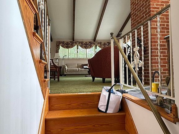 5th image of 1309 Saint Johns Ln