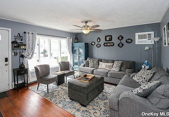 4th image of 44 Audrey Ave