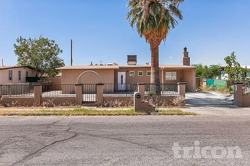 4182 E Valentine St Photo 1