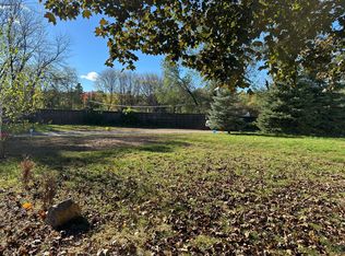 1611 W Race St, Saint Paul, MN 55102