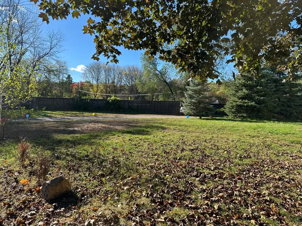 1611 W Race St, Saint Paul, MN 55102