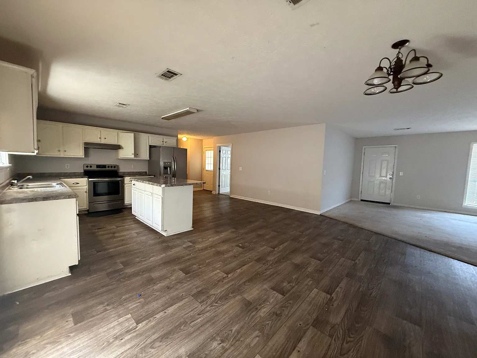 3 bed, 1863 sqft, $1,500 — Photo 3