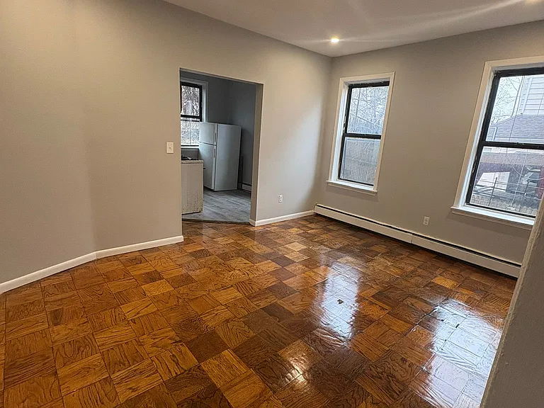 609 Van Cortlandt Park Ave — Photo 3