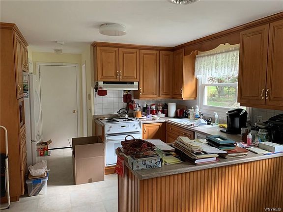 3rd image of 88 Eastwick Dr