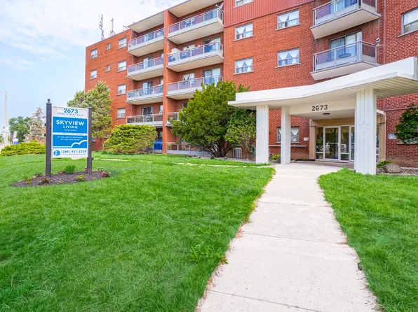 2673 King St E, Hamilton, ON L8K 1Y6