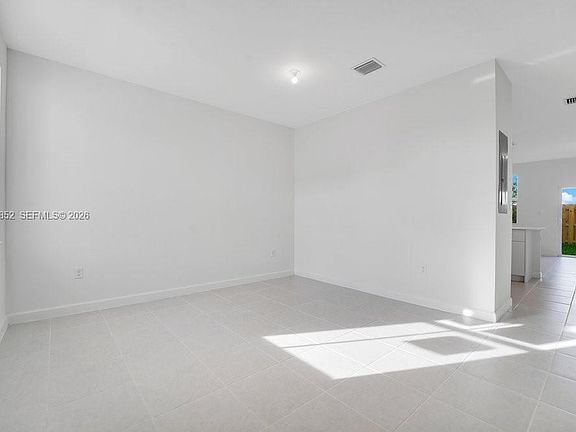 3rd image of 2619 SE 28th Ave