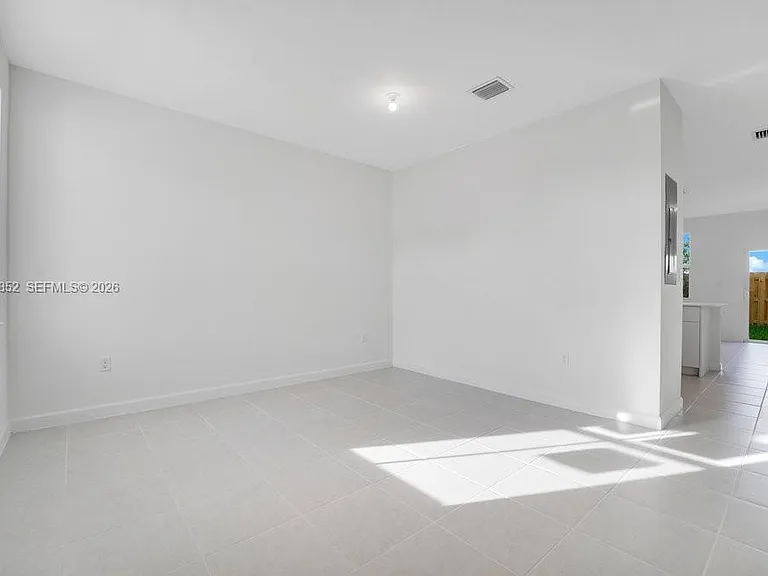 2619 SE 28th Ave — Photo 3
