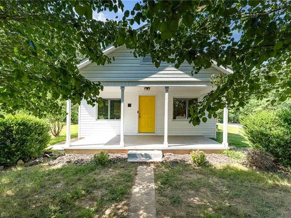 507 E Main St, Stoneville, NC 27048
