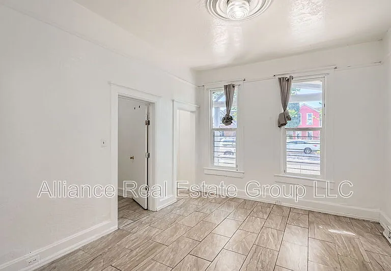 2827 California St — Photo 4