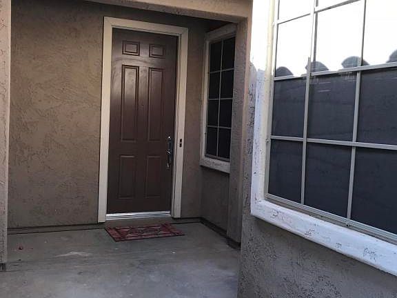 2nd image of 1271 E Nightingale Ln