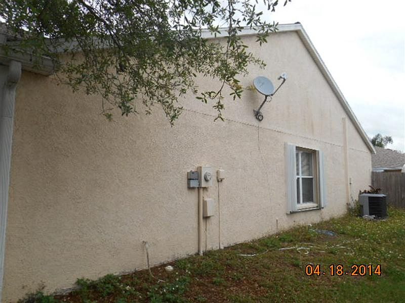 2nd image of 208 Island Water Way