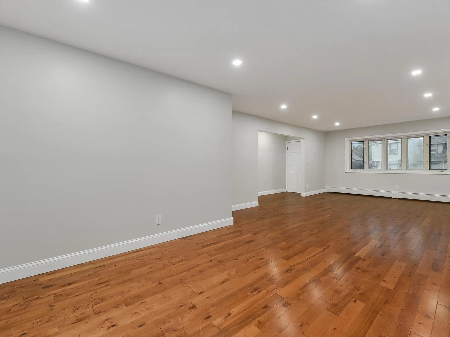 3 bed, $3,200 — Photo 3