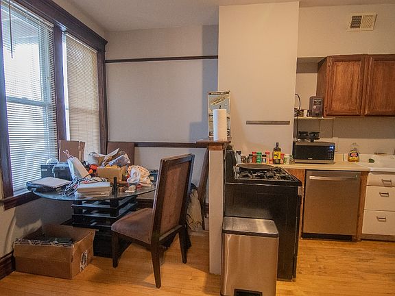 5th image of 883 N Marshfield Ave APT 1