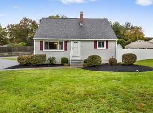18 Shaggbark Dr, Southwick, MA 01077