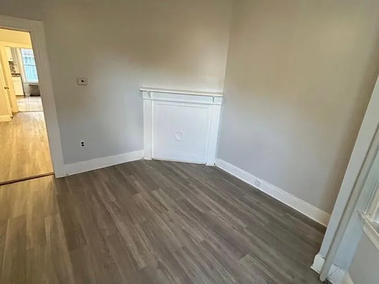 52 Kent St #1R — Photo 4