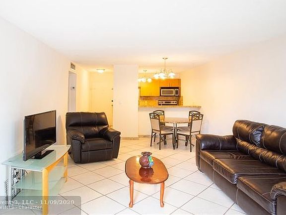 5th image of 1225 NE 124th St APT 25A