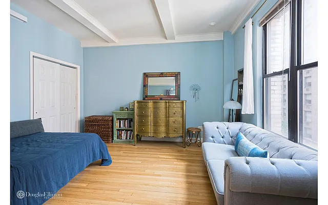 Rented by Douglas Elliman | media 14