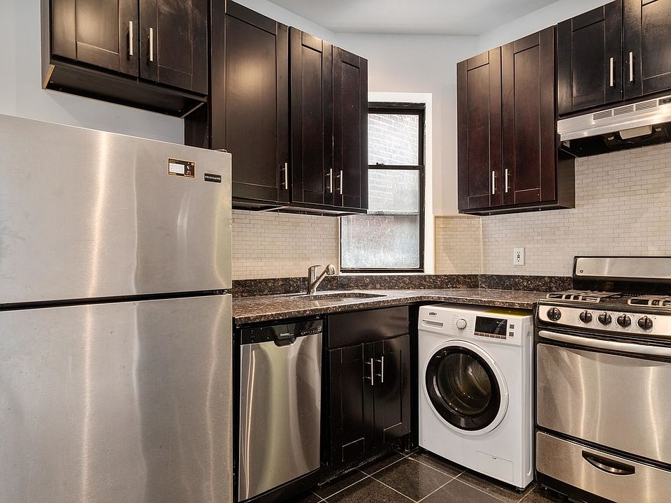 1st image of 326 W 49th St