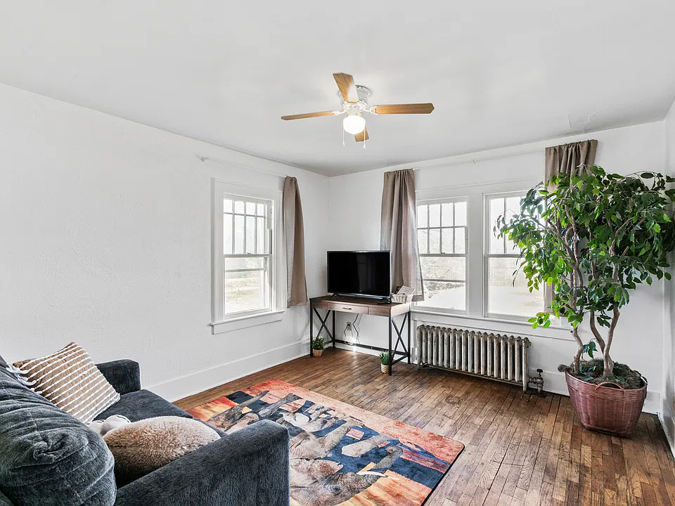 406 E Baltimore Blvd #2