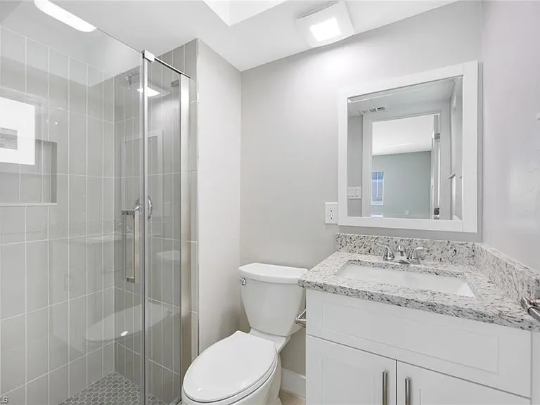 4862 Regal Dr — Photo 10