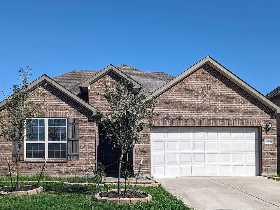5206 Gerent Ln