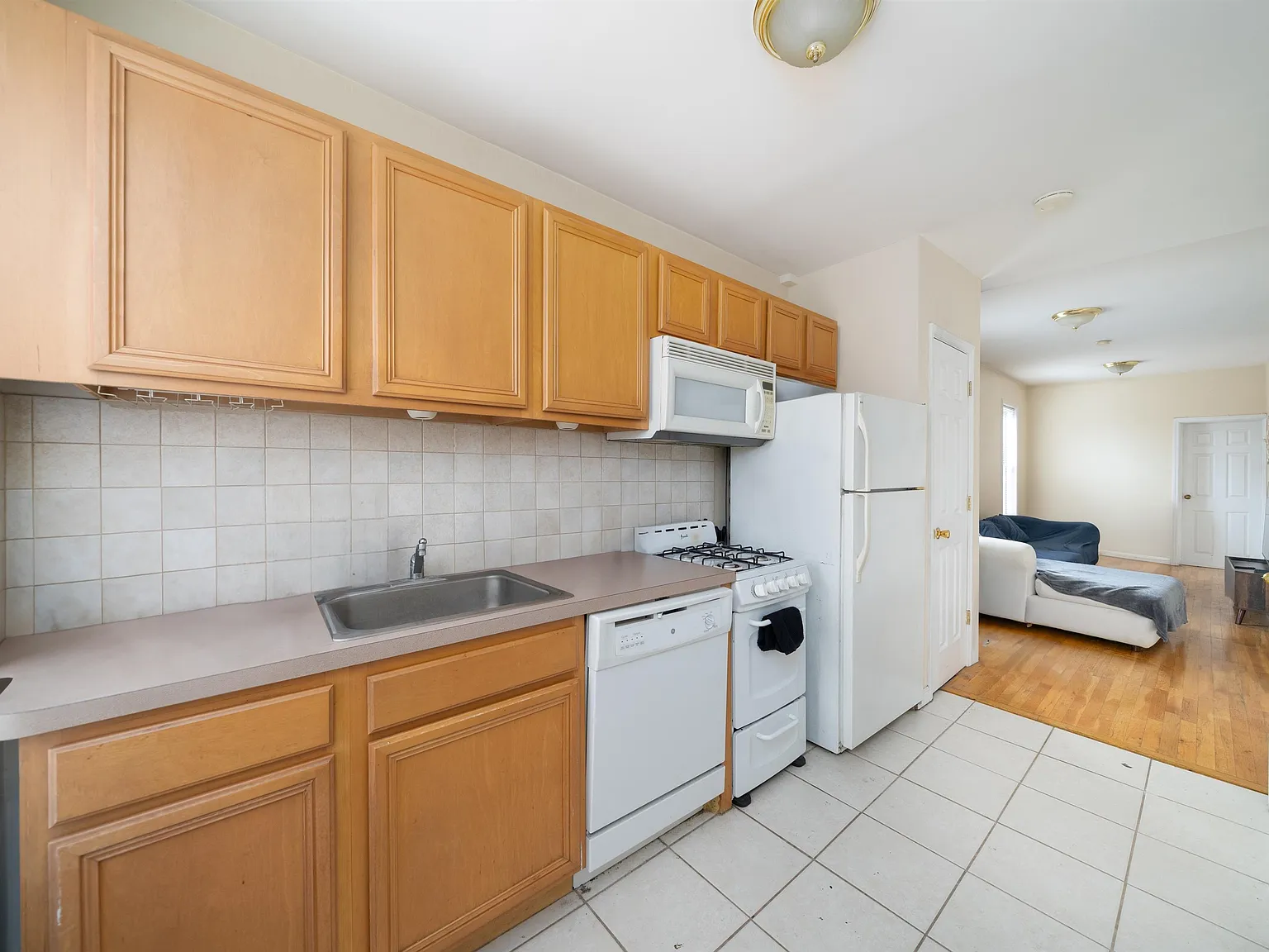 1 bed, 1.0 bath, $2,400 — Photo 4