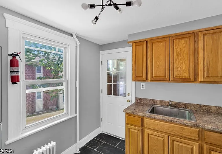 274 W Grand Ave #1 — Photo 4