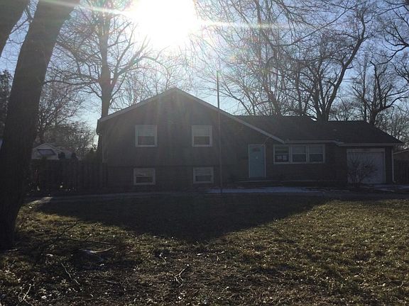 3rd image of 501 NW Falk Dr