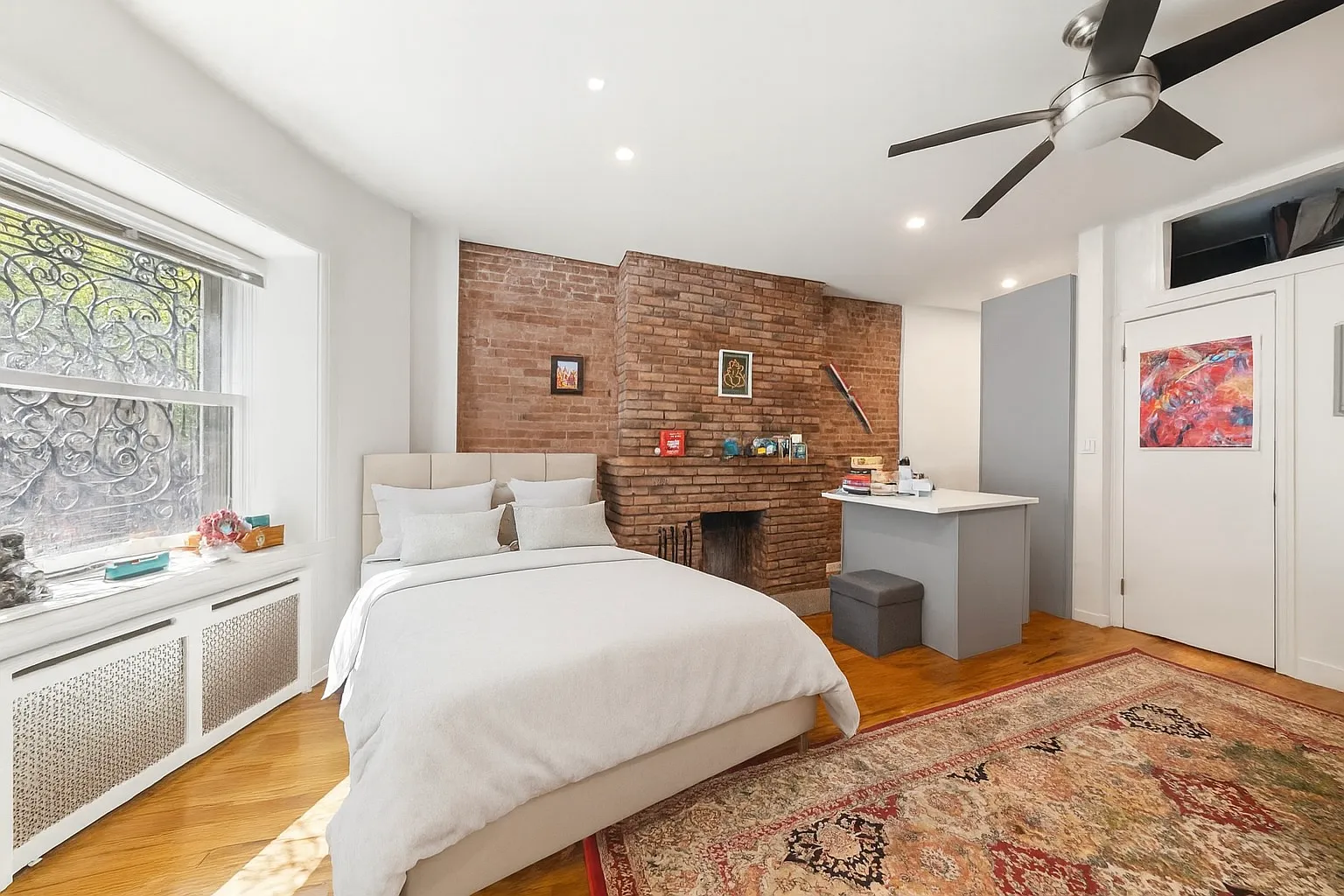 323 W 89th St APT 1A photo 1