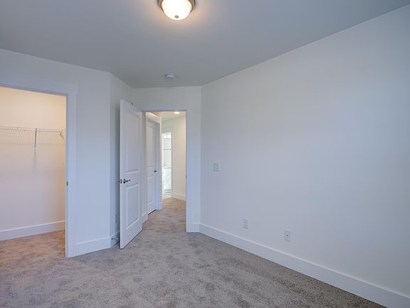 4th image of 7019 Gracious Dr #7019