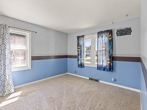3rd image of 2616 Northridge Dr
