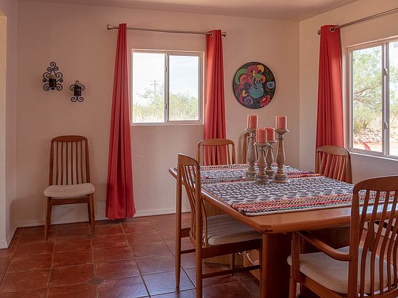 Dine To  Natures Setting