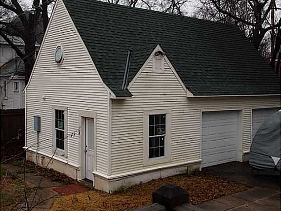 3rd image of 2300 Fairfield Ave
