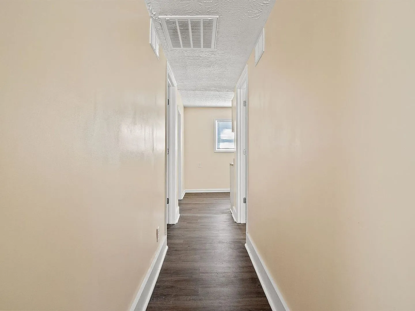 150 Cook Ave — Photo 4