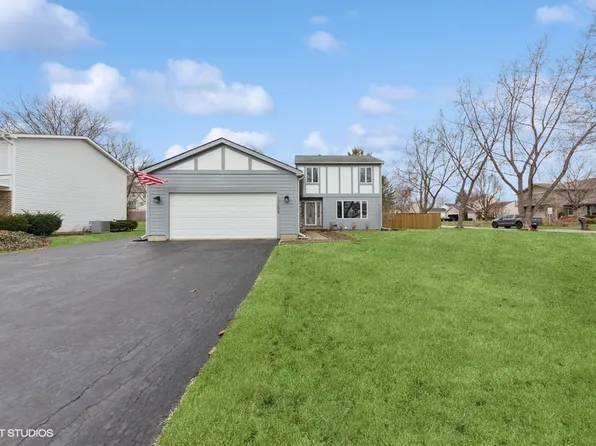 17258 W Dartmoor Dr, Grayslake, IL 60030