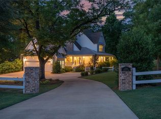 1732 W Farmville Rd, Auburn, AL 36830